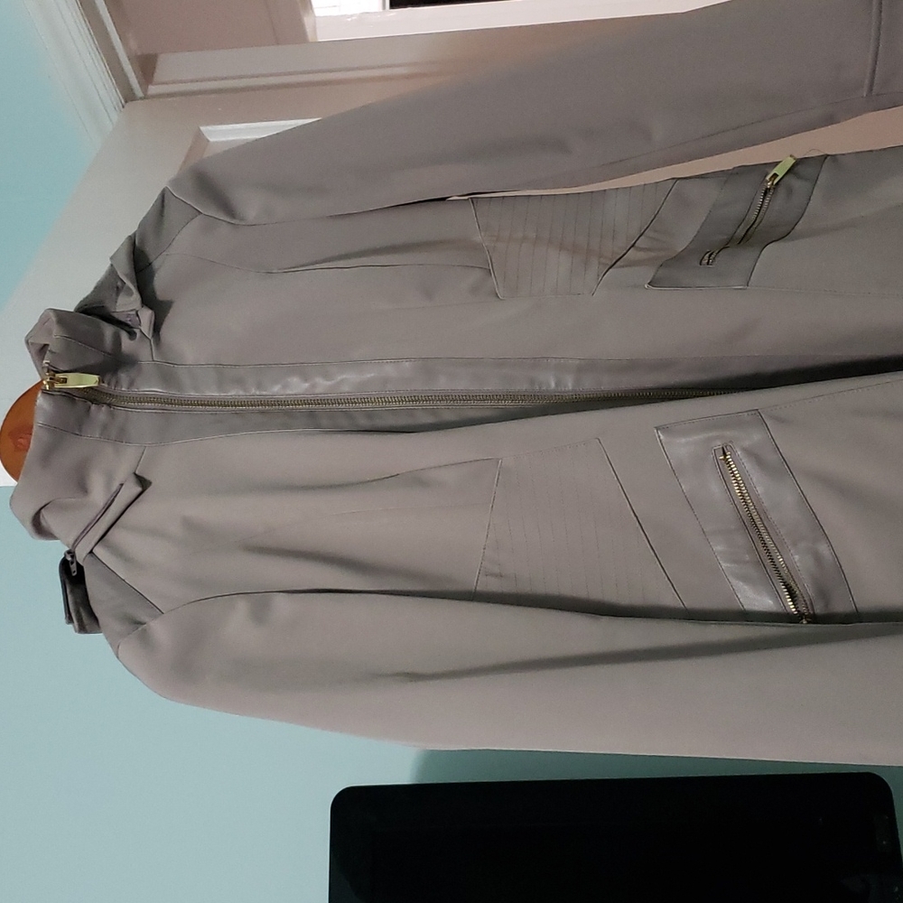 A  Via Spiga beige grayish hood coat.